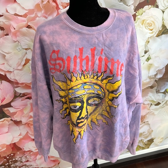 fits oversized. worn twice. FINAL SALE - Picture 1 of 3